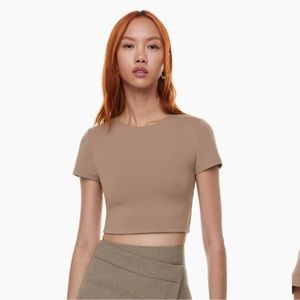 Babaton Contour Crew Cropped T-Shirt